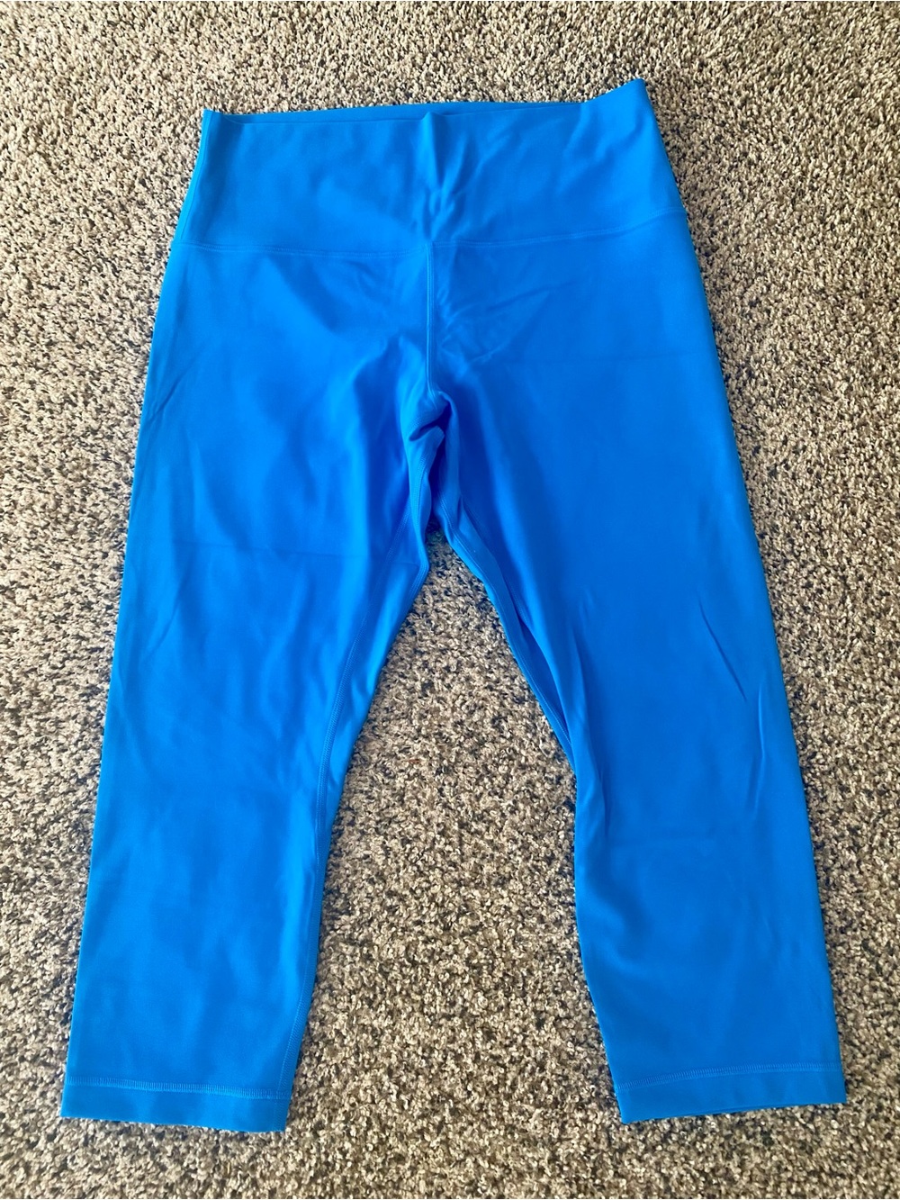 NWOT Lululemon Bright Blue Capri Leggings